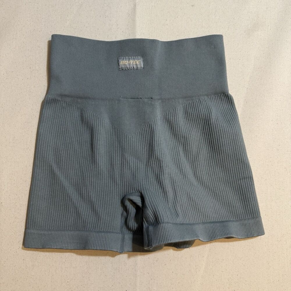 Bo+Tee Set Excell Crop Top Size XSmall Contour Seamless Shorts Green